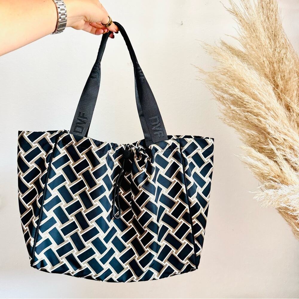 NEW DVF TARGET Collab $65 Black White Print Tote Shoulder Bag Carryall Purse